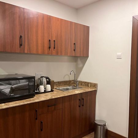 Lily Hotel Suite Mubarraz Ель-Хуфуф Екстер'єр фото